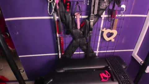 Snapshot of izumi__bdsm chatting on March 20, 4:50 am izumi__bdsm online show from March 20, 4:50 am