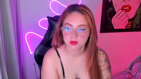 hot izys online show from March 11, 7:04 am