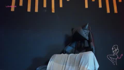 hot izys online show from November 27, 4:47 am