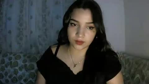 izzy_32 online show from January 19, 8:07 am