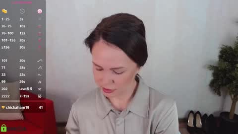 Queen of nylon  Victoria online show from October 17, 5:21 am