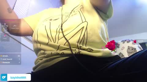 izzyishottttt online show from February 10, 2:04 am