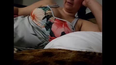 izzypopxoxo online show from February 5, 7:35 am