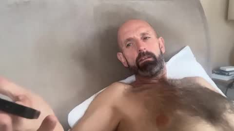 izzysboytoy1 online show from March 23, 9:46 am