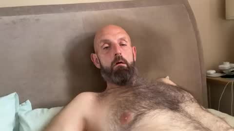 izzysboytoy1 online show from July 12, 7:10 am
