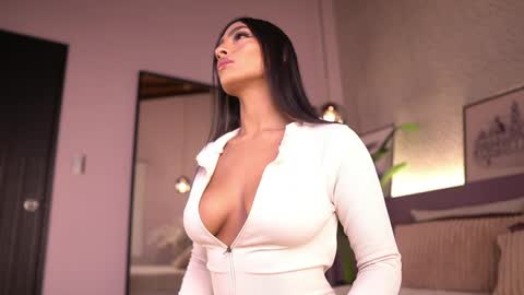 izzywild1 online show from May 15, 11:06 am