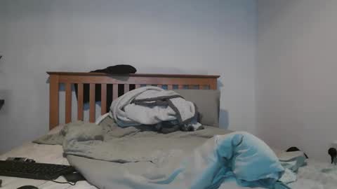 Snapshot of j281133 chatting on October 18, 7:58 pm Big 8 online show from October 18, 7:58 pm