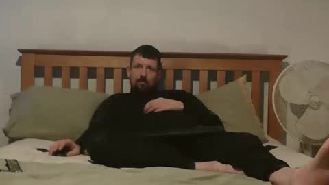 Snapshot of j281133 chatting on October 22, 9:53 am Big 8 online show from October 22, 9:53 am