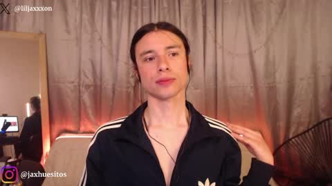 Hey im Jaxxxon check my info     online show from June 6, 12:10 pm