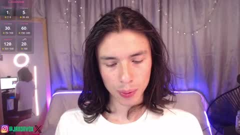 Snapshot of j_a_x_x_x_o_n chatting on July 4, 12:00 pm Hey im Jaxxxon check my info online show from July 4, 12:00 pm
