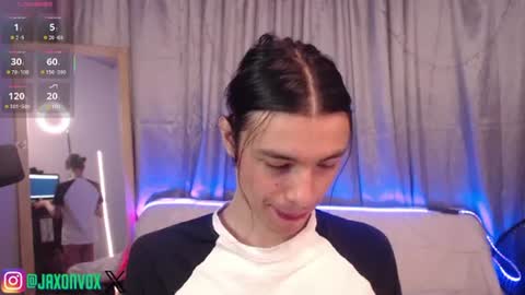 Snapshot of j_a_x_x_x_o_n chatting on July 9, 1:26 pm Hey im Jaxxxon check my info online show from July 9, 1:26 pm
