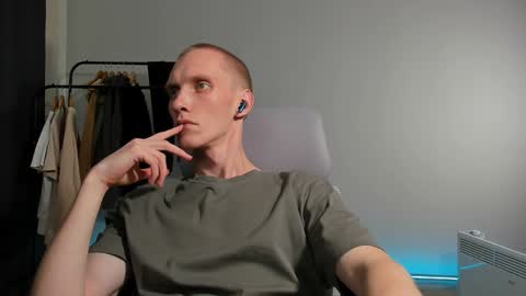 Danny online show from December 18, 3:22 pm