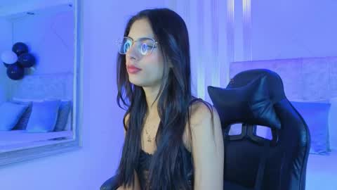 Snapshot of j_belle_ chatting on March 22, 2:53 pm j_belle_ online show from March 22, 2:53 pm