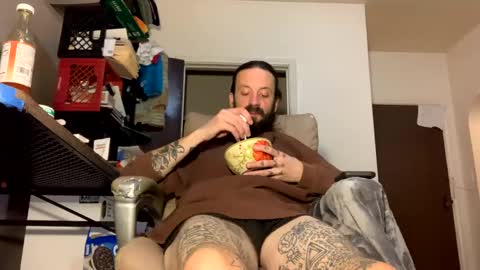 Snapshot of j_boogie_mane chatting on December 12, 1:21 am j boogie online show from December 12, 1:21 am