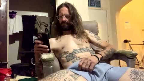 Snapshot of j_boogie_mane chatting on October 31, 5:30 am j boogie online show from October 31, 5:30 am