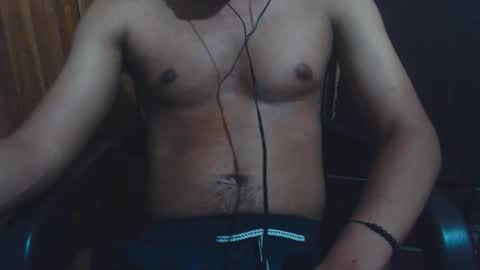 Snapshot of j_castello chatting on October 18, 3:31 am J online show from October 18, 3:31 am