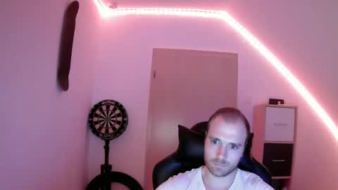 here4y online show from December 5, 6:11 pm