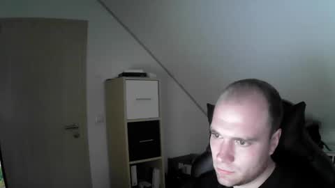 here4y online show from October 8, 12:25 pm