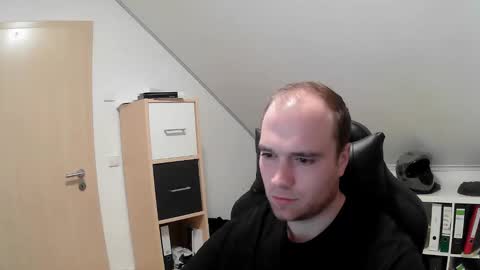 here4y online show from October 27, 7:56 am