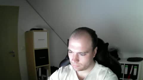 here4y online show from November 24, 10:15 am