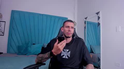 J King online show from March 24, 1:32 am