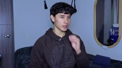 Snapshot of j_u_p_i_t_e_r chatting on September 23, 10:57 pm Noah online show from September 23, 10:57 pm