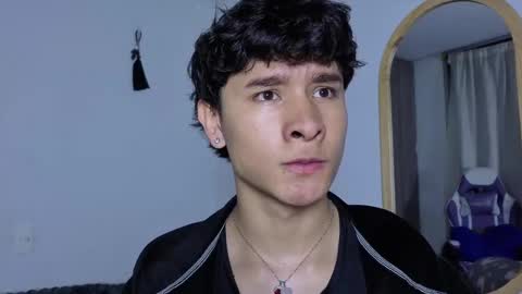 Snapshot of j_u_p_i_t_e_r chatting on September 24, 11:24 am Noah online show from September 24, 11:24 am