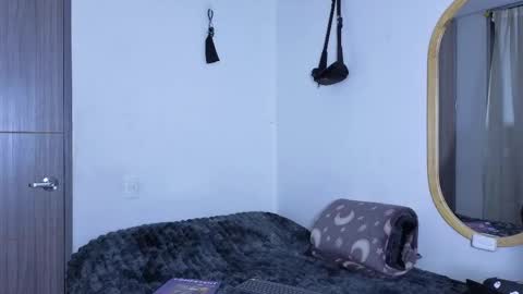 Snapshot of j_u_p_i_t_e_r chatting on September 30, 2:44 pm Noah online show from September 30, 2:44 pm