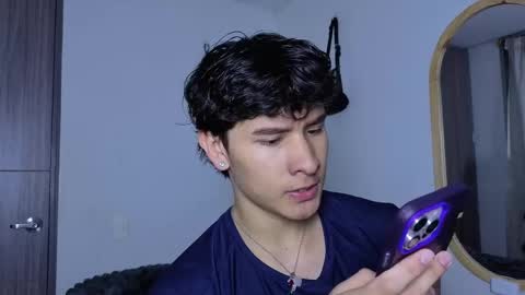 Snapshot of j_u_p_i_t_e_r chatting on October 1, 1:39 pm Noah online show from October 1, 1:39 pm