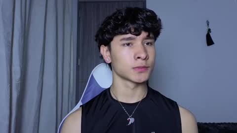 Snapshot of j_u_p_i_t_e_r chatting on October 2, 1:51 pm Noah online show from October 2, 1:51 pm