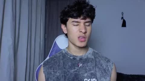 Snapshot of j_u_p_i_t_e_r chatting on October 6, 12:57 pm Noah online show from October 6, 12:57 pm