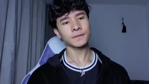 Snapshot of j_u_p_i_t_e_r chatting on October 7, 12:57 pm Noah online show from October 7, 12:57 pm