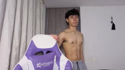 Snapshot of j_u_p_i_t_e_r chatting on October 15, 3:34 pm Noah online show from October 15, 3:34 pm