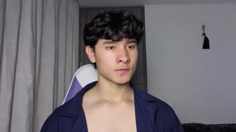 Snapshot of j_u_p_i_t_e_r chatting on October 20, 4:40 pm Noah online show from October 20, 4:40 pm