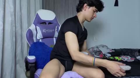 Snapshot of j_u_p_i_t_e_r chatting on October 27, 6:12 pm Noah online show from October 27, 6:12 pm