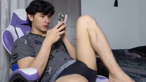 Snapshot of j_u_p_i_t_e_r chatting on November 2, 1:13 pm Noah online show from November 2, 1:13 pm