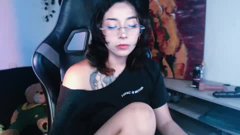 jade 18  online show from May 12, 6:10 am