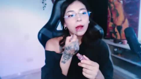 jade 18  online show from July 5, 6:53 am