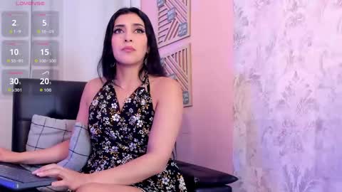 Snapshot of jaadewest_ chatting on May 19, 11:27 am Jade West online show from May 19, 11:27 am