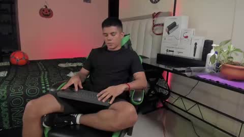 JACK CASTELL online show from September 30, 11:26 am