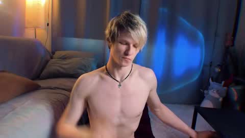 Snapshot of jack_frozt chatting on June 4, 6:25 pm brestonsweet online show from June 4, 6:25 pm