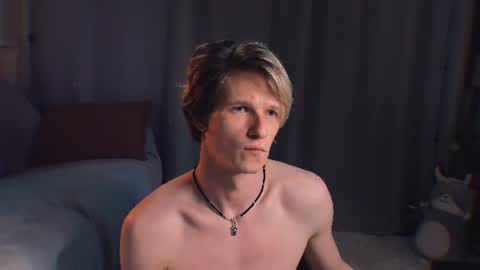 Snapshot of jack_frozt chatting on June 24, 10:42 pm brestonsweet online show from June 24, 10:42 pm