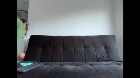 INDEPENDENT MODEL online show from September 23, 11:46 am