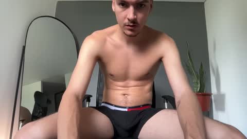 INDEPENDENT MODEL online show from October 29, 2:19 pm