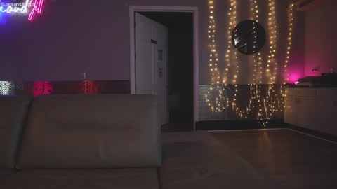 JackJill online show from October 6, 6:27 pm