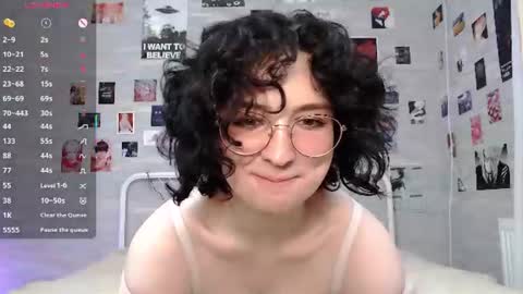 Snapshot of jackieapplepie chatting on June 13, 7:39 am JackieApplePie online show from June 13, 7:39 am