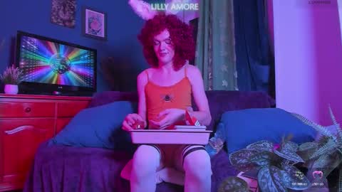 LillyAmore online show from October 18, 5:46 pm