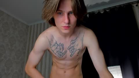 Snapshot of jacksonvox chatting on December 22, 12:07 am Nikolay online show from December 22, 12:07 am