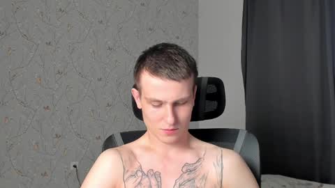 Snapshot of jacksonvox chatting on April 6, 3:37 am Nikolay online show from April 6, 3:37 am