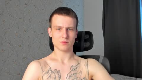 Snapshot of jacksonvox chatting on April 6, 4:46 am Nikolay online show from April 6, 4:46 am